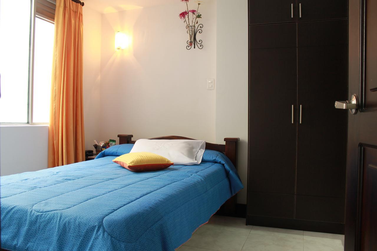 מניזאלס Hotel Royal Suite מראה חיצוני תמונה