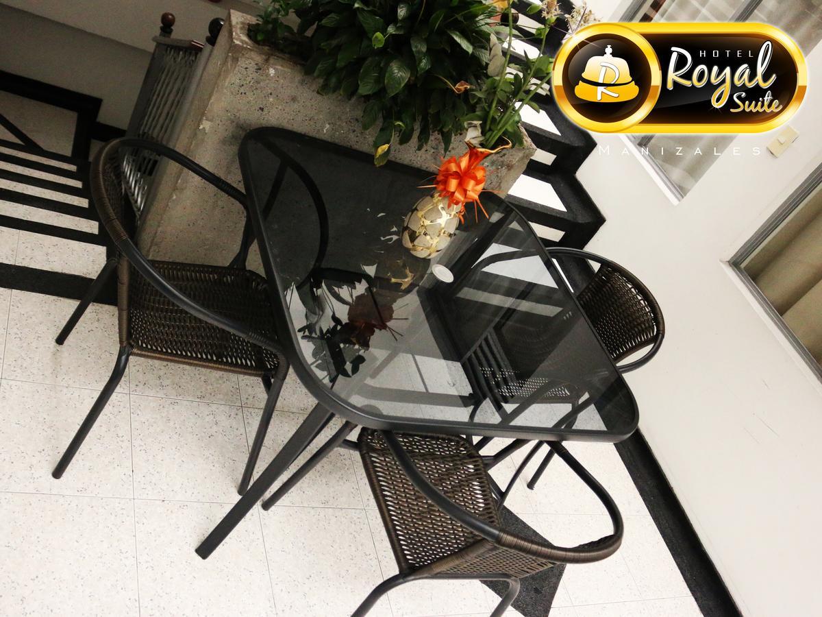 מניזאלס Hotel Royal Suite מראה חיצוני תמונה