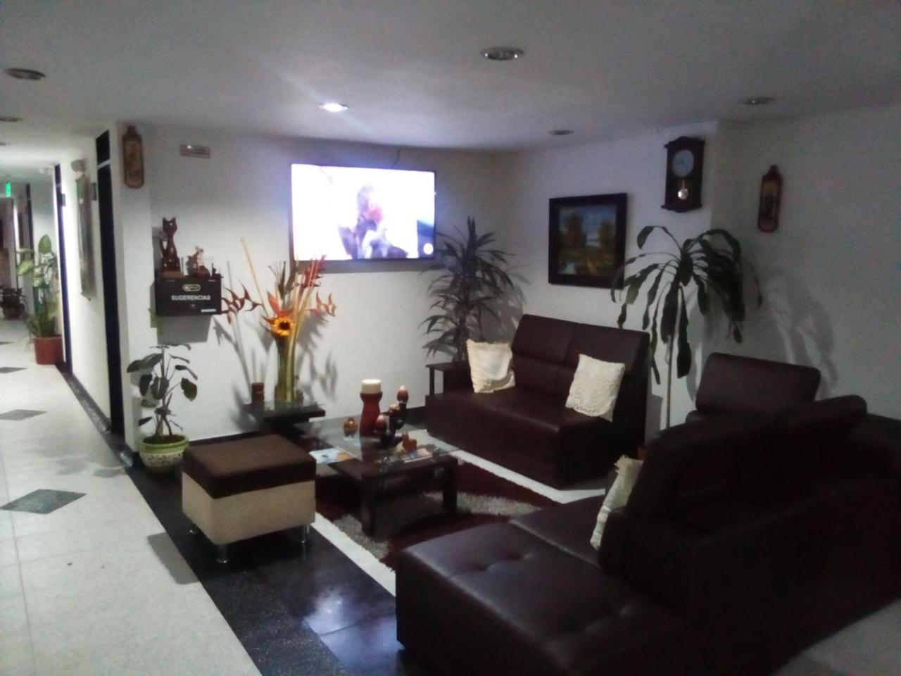 מניזאלס Hotel Royal Suite מראה חיצוני תמונה